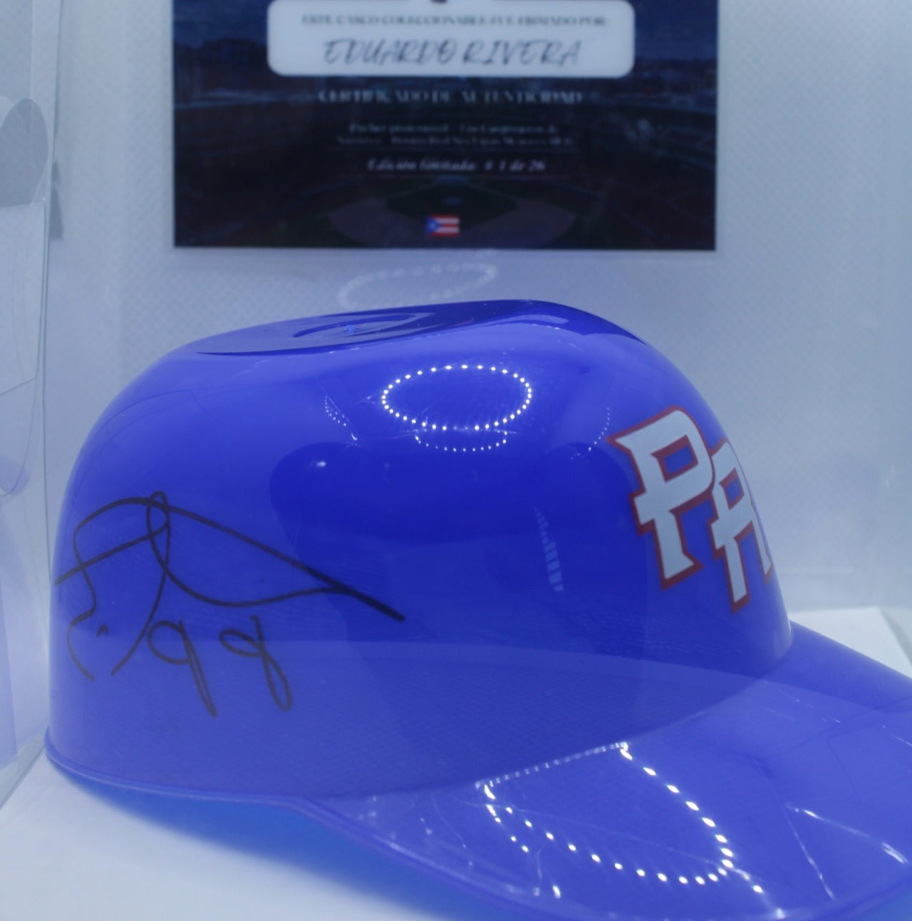 Casco Coleccionable Firmado – Eduardo Rivera (Edición Limitada #/26)